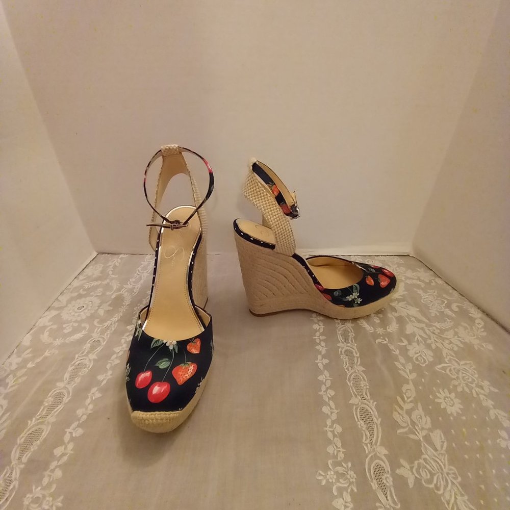 Size 10 Jessica Simpson "Zestah" Platform Wedge Espadrille Sandals W/Fruit Print